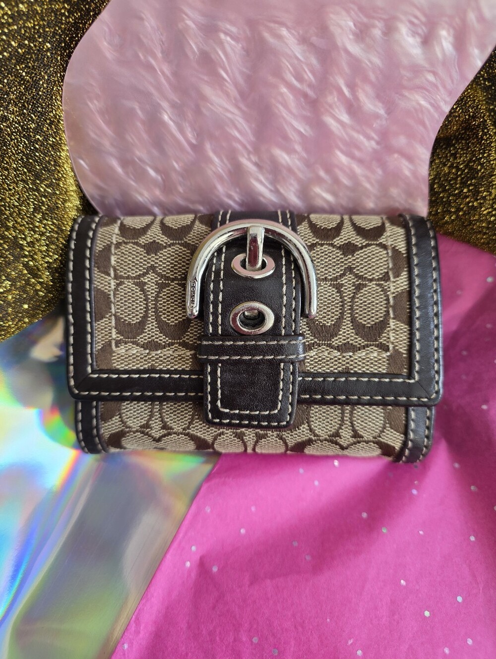 𝐒𝟎𝐋𝐃 𝐃𝐎𝐍𝐓 𝐁𝐔𝐘 Coach Y2k Soho Compact Trifold Wallet